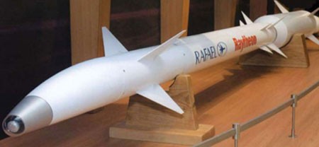 Tên lửa đánh chặn Stuner được trang bị hai loại đầu tự dẫn với radar và cảm biến quang điện